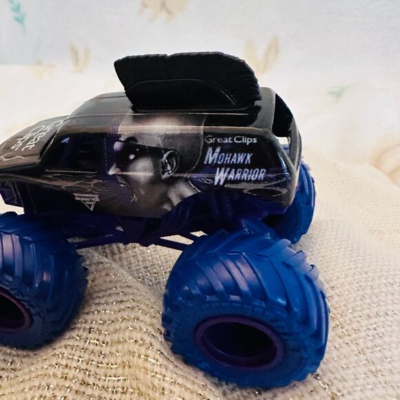 Monster Jam Mohawk Warrior 1:64
Scale Die-Cast Monster Truck -Great Clips - Picture 3 of 7